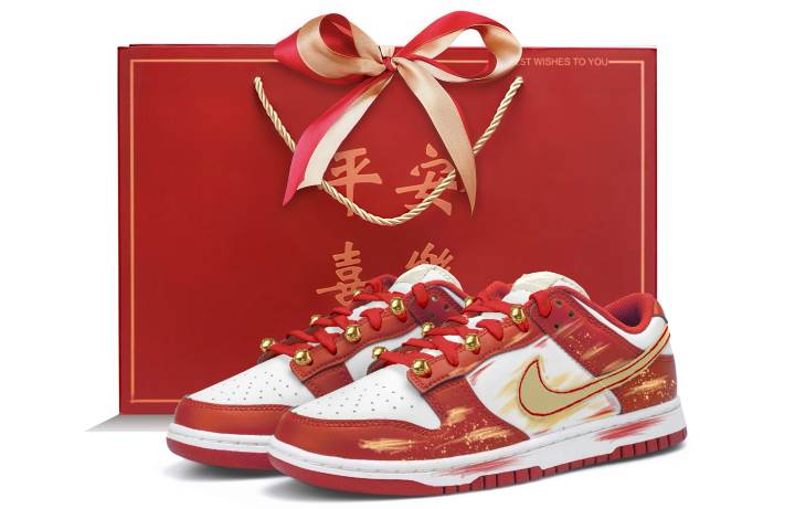 Nike Nike Dunk Low top Skateboard Shoes Women's Red Gold
