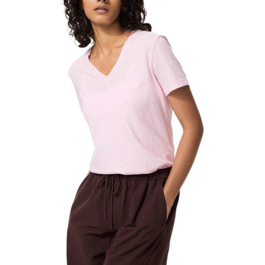 UNIQLO SS26 T Shirts Women's Pastel Pink V Neck Moderate