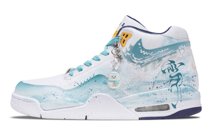Nike Nike Flight Legacy First Snow Coverage Thermal Coverage Mid top Vintage Basketball Shoes Men's Light Blue