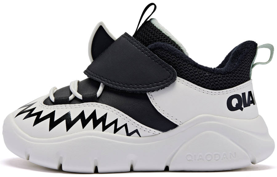 QIAODAN Fleece Lined Thermal Comfortable Sports Slip Resistant Abrasion Resistant Low top Toddler Shoes Black White