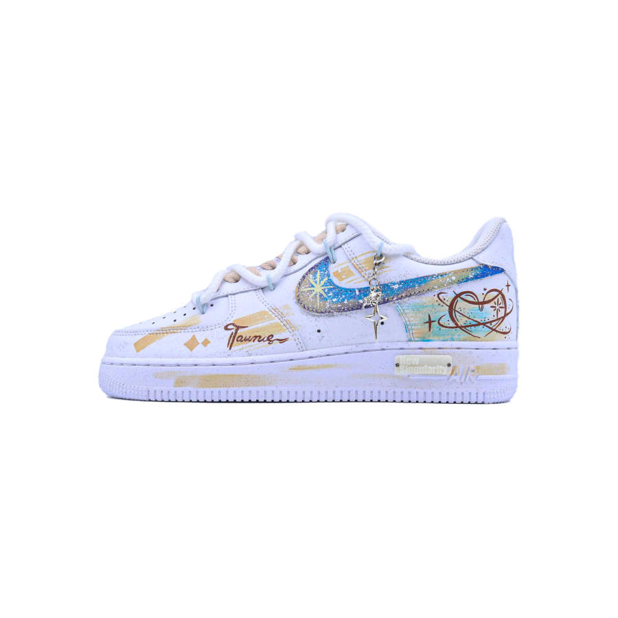 Nike Nike Air Force 1 LE Slip Resistant Abrasion Resistant Low top Kids' Skateboarding Shoes White Gold Unisex