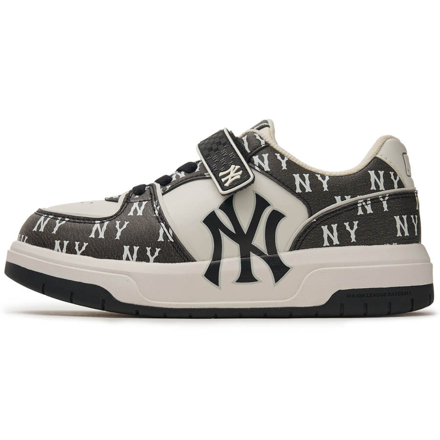 MLB New York Yankees Leather Slip Resistant Abrasion Resistant Low top Casual Shoes Black White Kids'