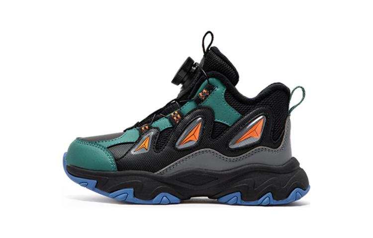 XTEP Synthetic Leather Cushioning, Wear Resistant Low top Kids Lifestyle Shoes Black Children Aged 3 7 Years Old