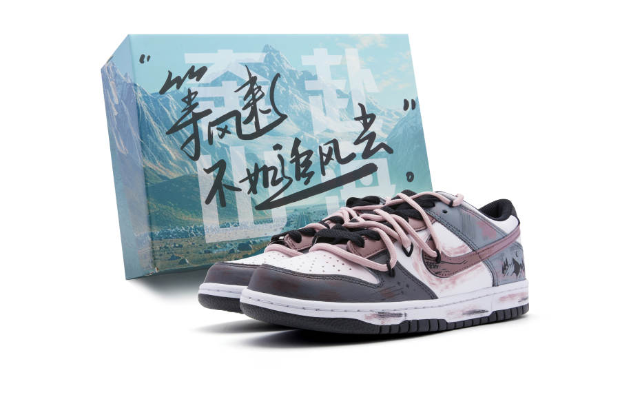 Nike Nike Dunk Slip Resistant Abrasion Resistant Low top Kids' Skateboarding Shoes Gray White Brown Teenagers