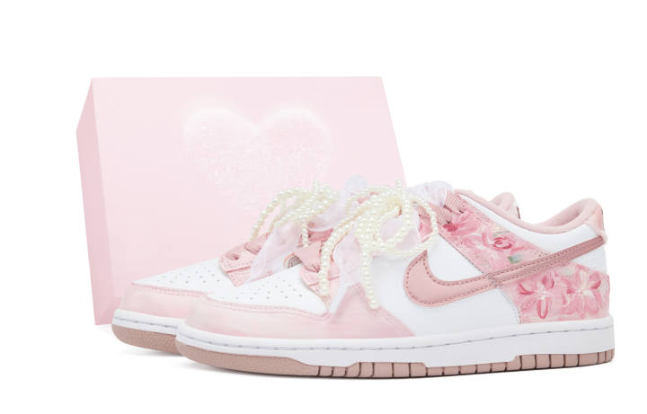 Nike Nike Dunk Leather Abrasion Resistant Slip Resistant Low top Skateboard Shoes Pink Kids'
