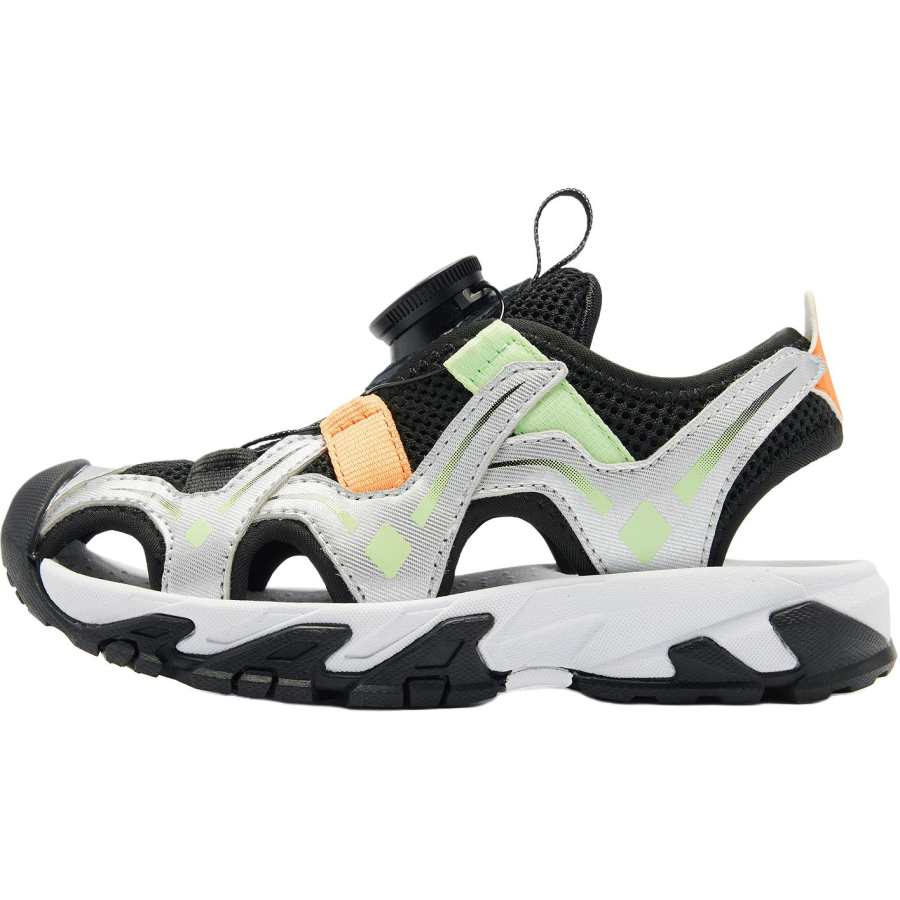QIAODAN Slip Resistant Abrasion Resistant Low top Children's Sandals Black Silver Children Aged 3 7 Years Old
