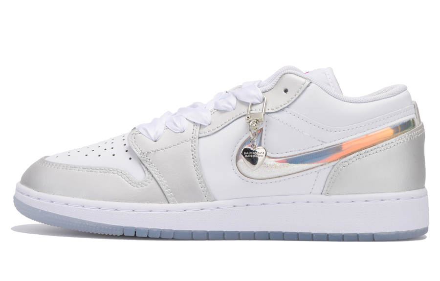 Jordan Women's Jordan Air Jordan 1 Abrasion Resistant Low top Children's Basketball Shoes White Blue