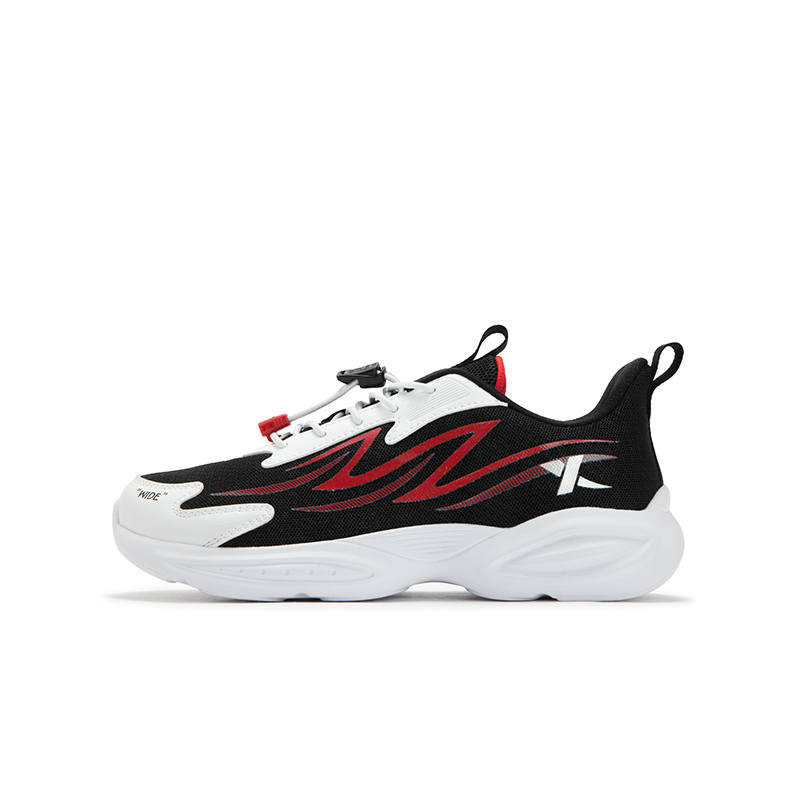 XTEP Abrasion Resistant Slip Resistant Low top Running Shoes Black Top Scorer Red Xtep White Teenagers
