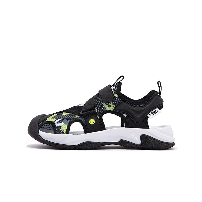 XTEP Breathable And Slip Resistant Low top Children's Sandals Black Celery Green Unisex