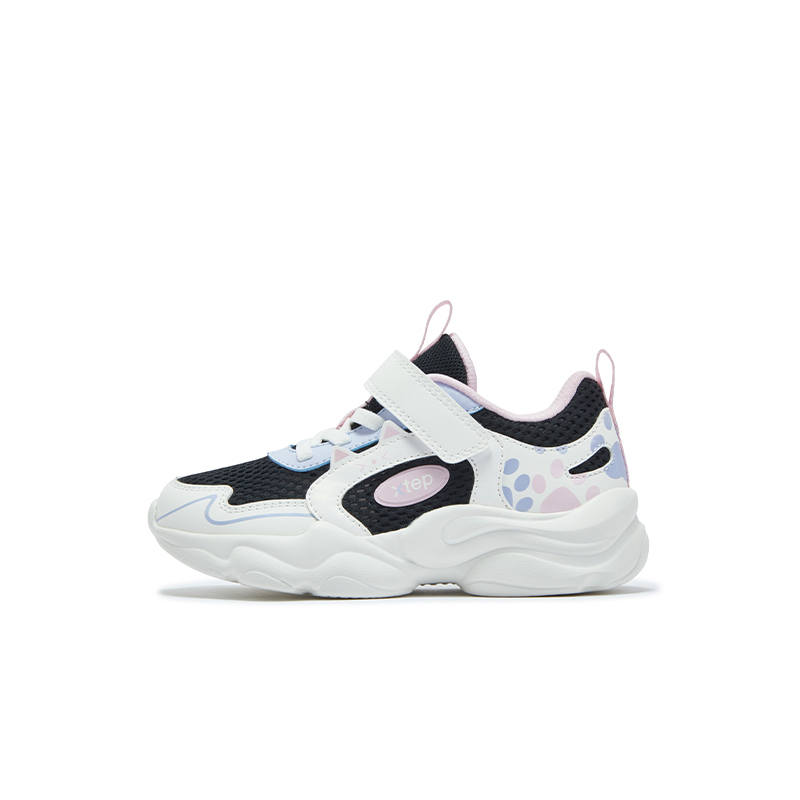 XTEP Abrasion Resistant, Breathable, Slip Resistant Low top Kids Lifestyle Shoes Black Sail White