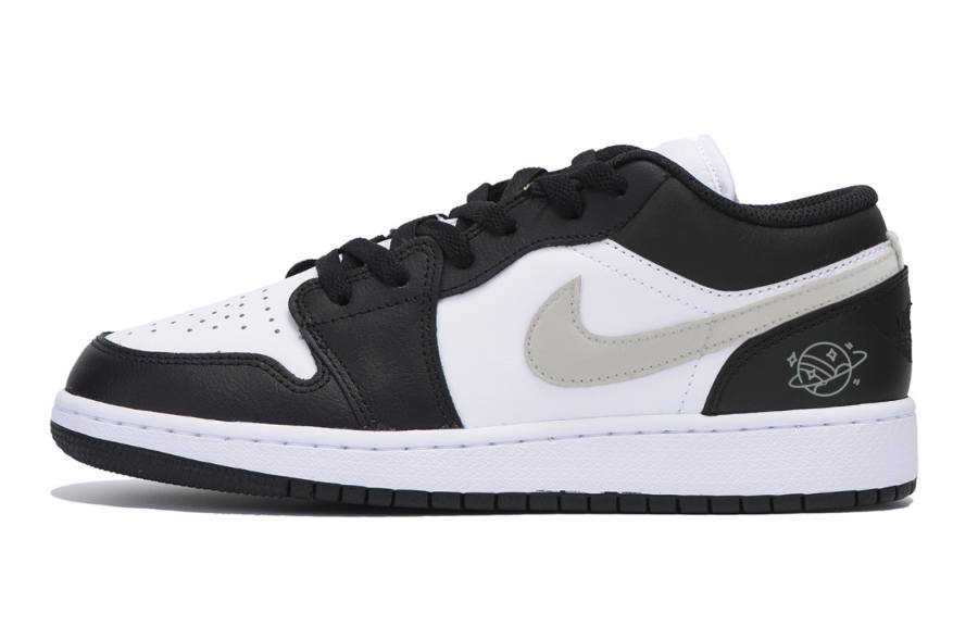 Jordan Jordan Air Jordan 1 Slip Resistant Low top Children's Basketball Shoes Black Teenagers