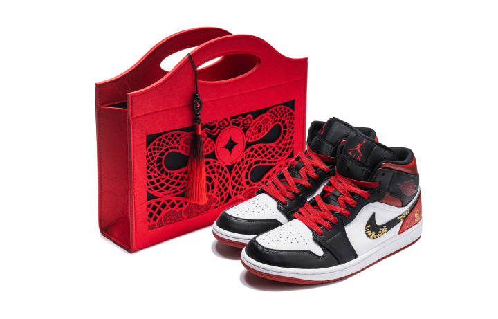 Jordan Jordan Air Jordan 1 Mid Leather Slip Resistant Cushioning Abrasion Resistant Mid top Children's Basketball Shoes Black