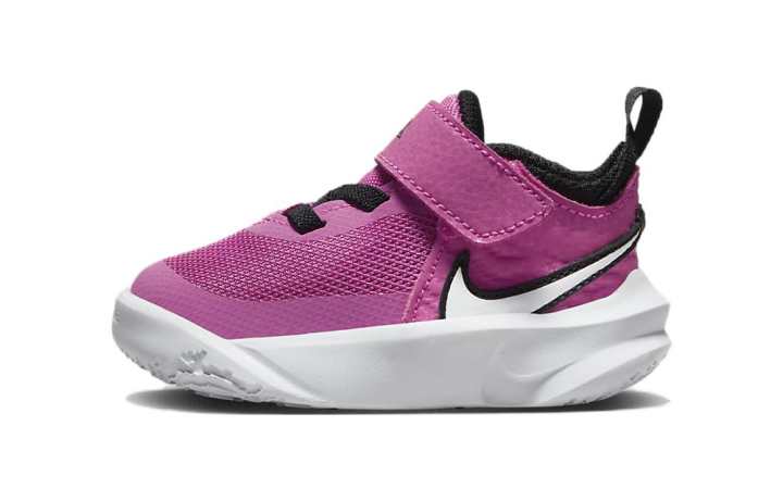 Nike Nike Team Hustle D10 TD 'Cosmic Fuchsia'