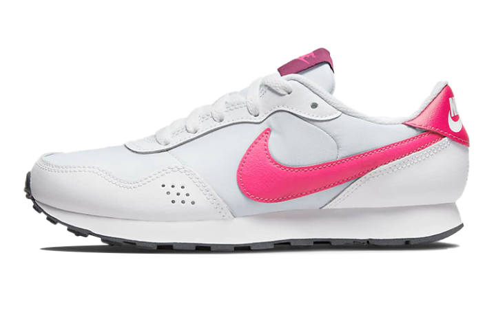 Nike Nike MD Valiant Low top Running Shoes White Pink Unisex