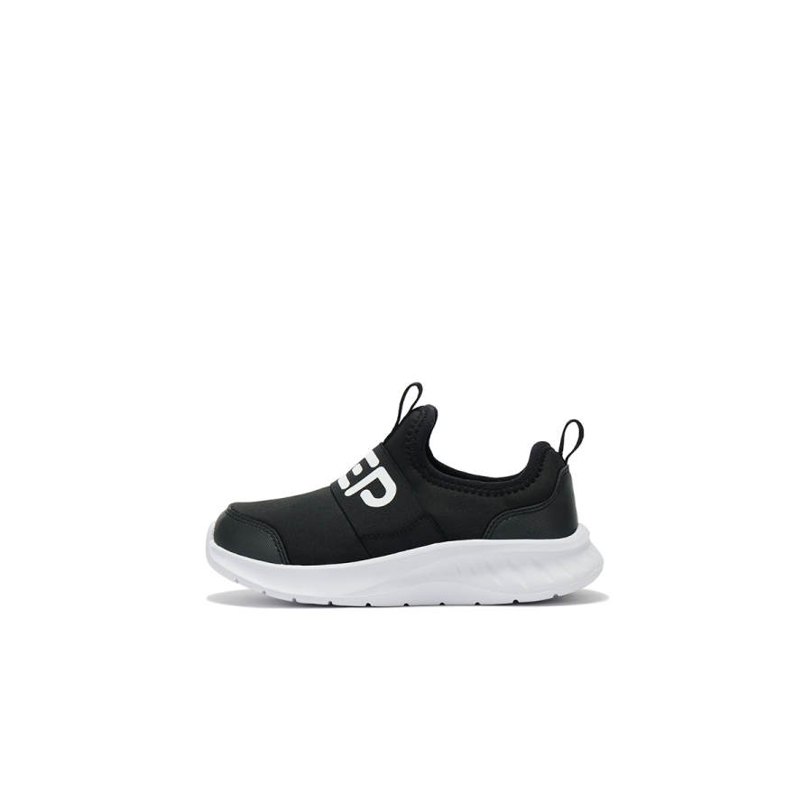 XTEP Synthetic Leather Comfortable Slip Resistant Cushioning Low top Kids' Running Shoes Black White