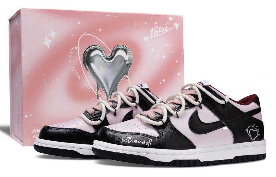 Nike Nike Dunk Heartbeat Moment Captured Slip Resistant Cushioning Low top Skateboard Shoes Black Pink Kids'