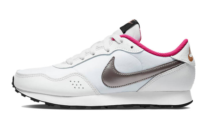Nike Nike MD Valiant Low top Running Shoes White Pink Unisex