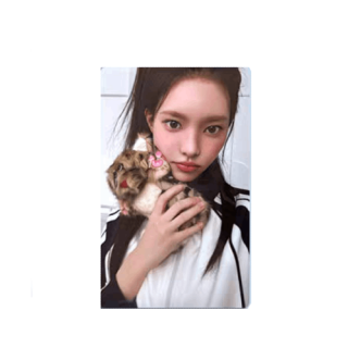 HYBE I'LL IT Real Me Vs. Exclusive Random Card Photocards 1 Pack