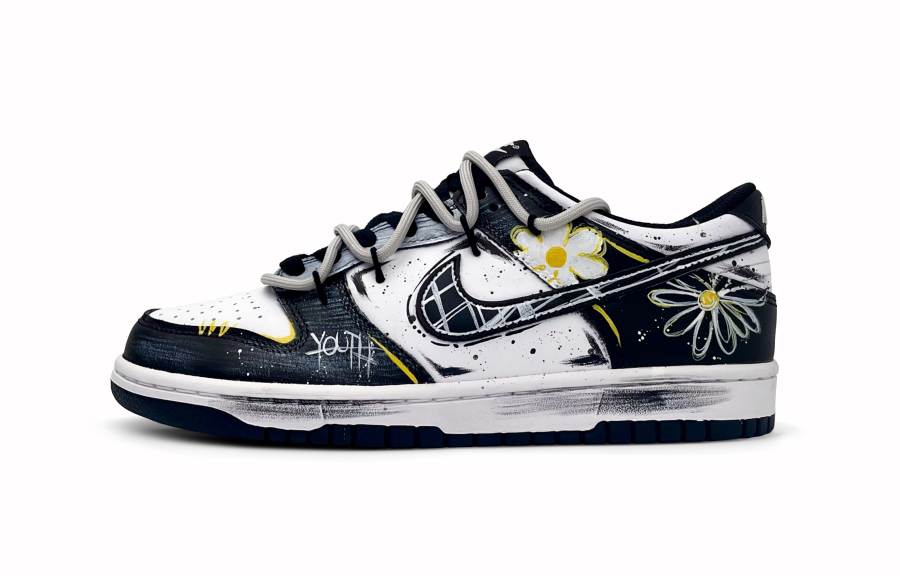 Nike Nike Dunk Ink Line Sprouts Flower Slip Resistant Low top Kids' Skateboarding Shoes Black White Teenagers