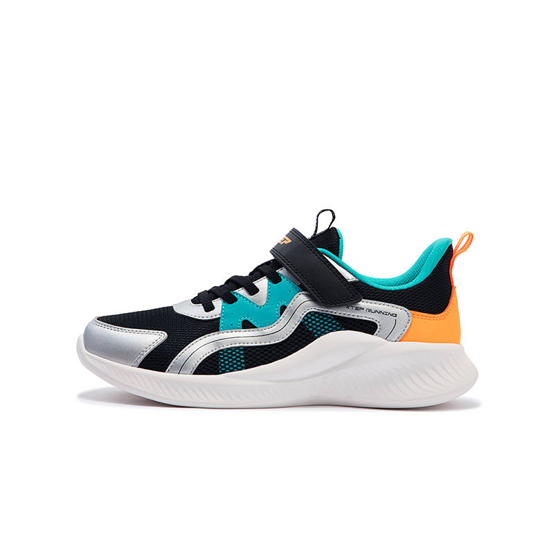 XTEP Cushioning Abrasion Resistant Cushioning, Wear Resistant Low top Running Shoes Black/New Metallic Silver Kids'