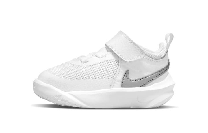 Nike Nike Team Hustle D10 TD 'White Metallic Silver'