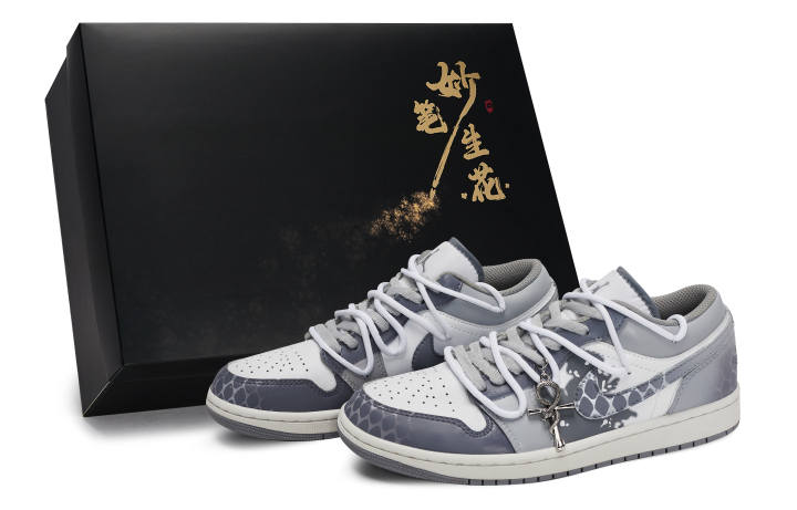 Jordan Jordan Air Jordan 1 Kids' Basketball Shoes Grade School