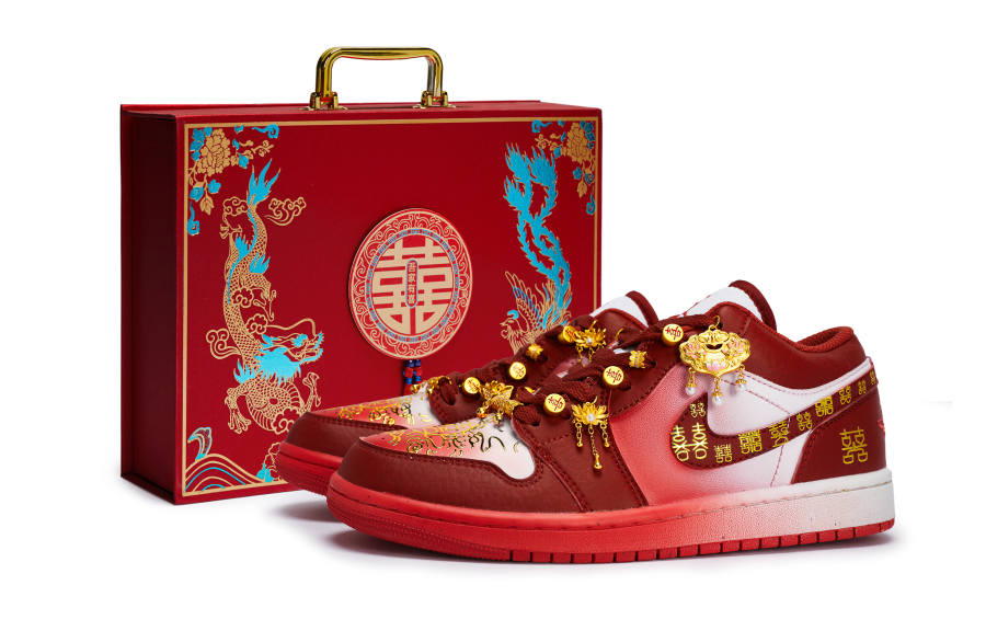 Jordan Jordan Air Jordan 1 Abrasion Resistant Low top Children's Basketball Shoes Red Gold White Teenagers