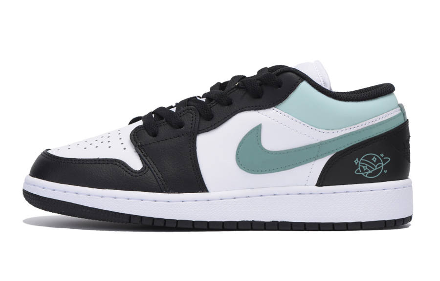 Jordan Jordan Air Jordan 1 Slip Resistant Low top Children's Basketball Shoes Black Teenagers