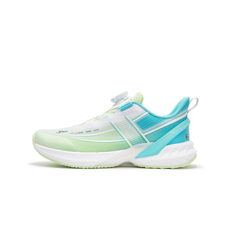 XTEP Synthetic Leather Low top Running Shoes White Green Unisex