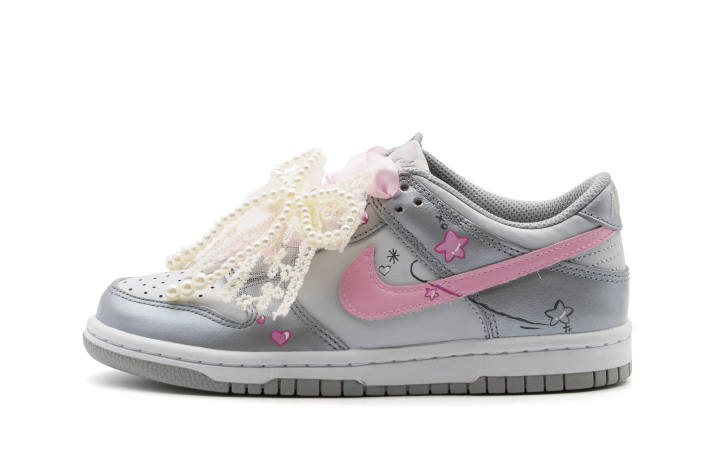 Nike Nike Dunk Silver Heart Candy Leather Low top Kids' Skateboarding Shoes Silver Gray Teenagers