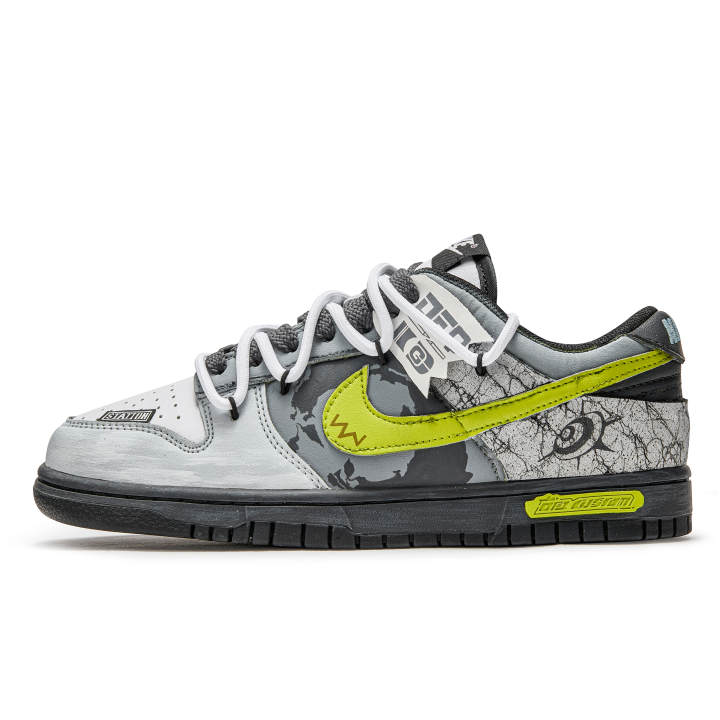 Nike Nike Dunk Hiking Slip Resistant Cushioning Slip Resistant Cushioning Low top Kids' Skateboarding Shoes Kids'