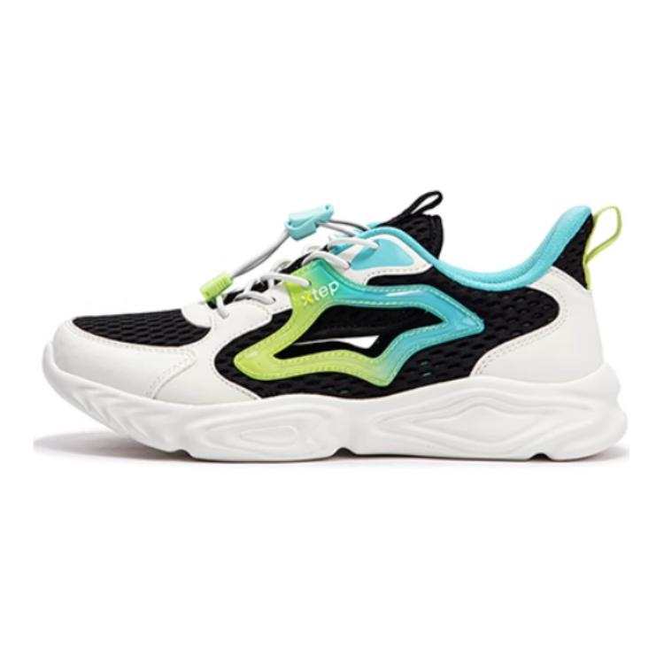 XTEP Low top Running Shoes Black White Green Teenagers