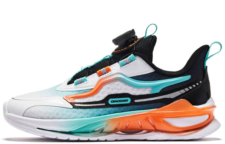 QIAODAN Abrasion Resistant Breathable Abrasion Resistant Breathable Low top Running Shoes Black Green White Teenagers