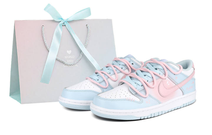 Nike Nike Dunk Breathable And Slip Resistant Breathable And Slip Resistant Low top Kids' Skateboarding Shoes Blue Pink