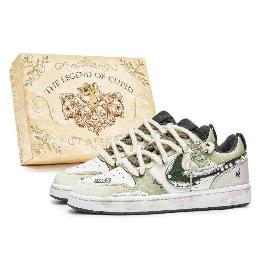 Nike Nike Court Borough Low 2 Slip Resistant Abrasion Resistant Low top Kids' Skateboarding Shoes Green White Teenagers