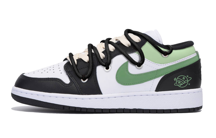 Jordan Jordan Air Jordan 1 Slip Resistant Low top Children's Basketball Shoes Black Teenagers