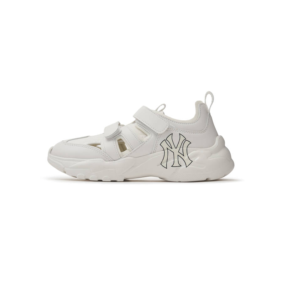 MLB New York Yankees Slip Resistant, Anti Kick, And Breathable Children's Sandals White Kids'