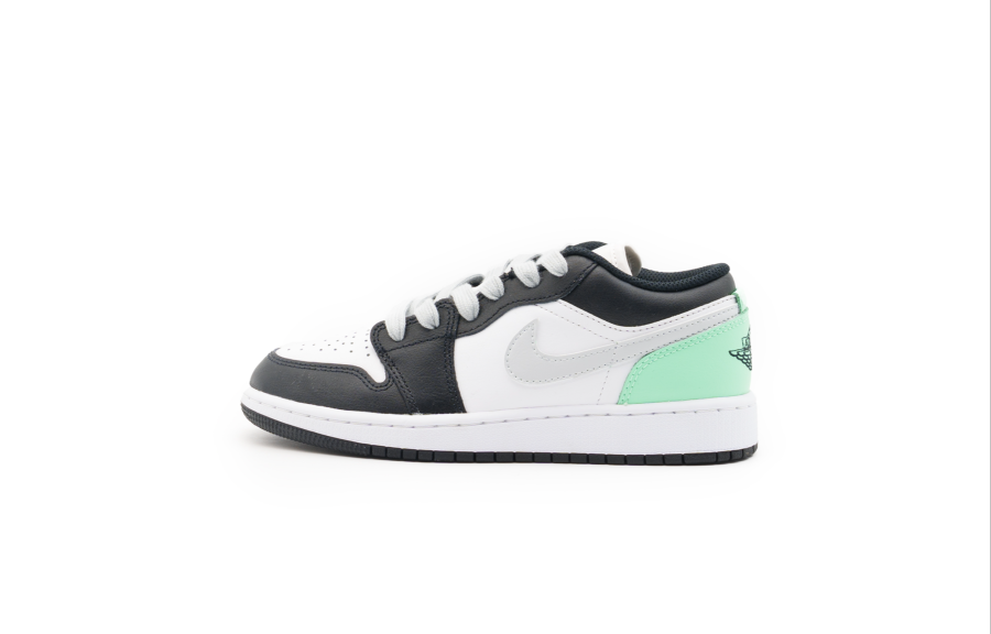 Jordan Jordan Air Jordan 1 Cushioning Abrasion Resistant Cushioning, Wear Resistant Low top Kids' Skateboarding Shoes Black