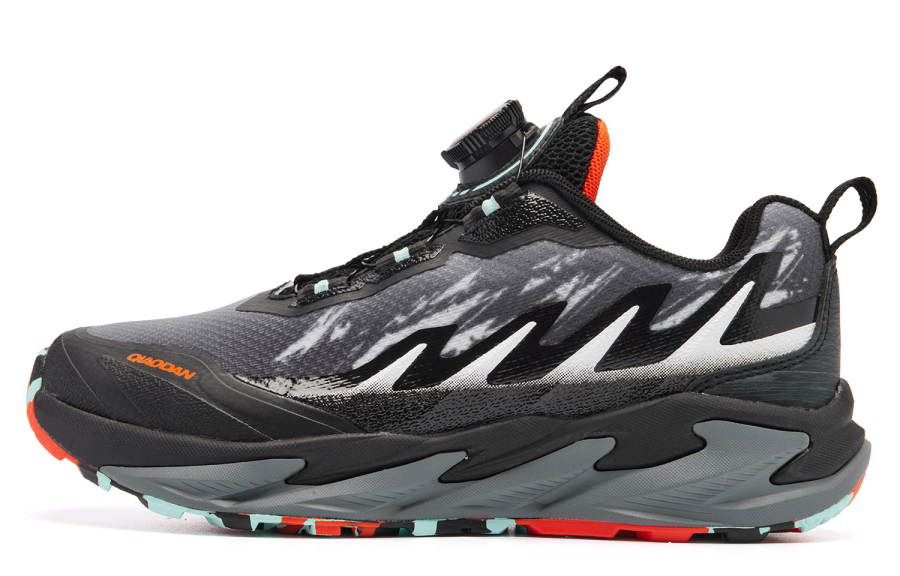 QIAODAN Mountain Antelope Abrasion Resistant Low top Running Shoes Black Orange Unisex