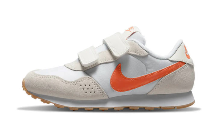Nike Nike MD Valiant Low top Running Shoes White Apricot Orange Children Aged 3 7 Years Old