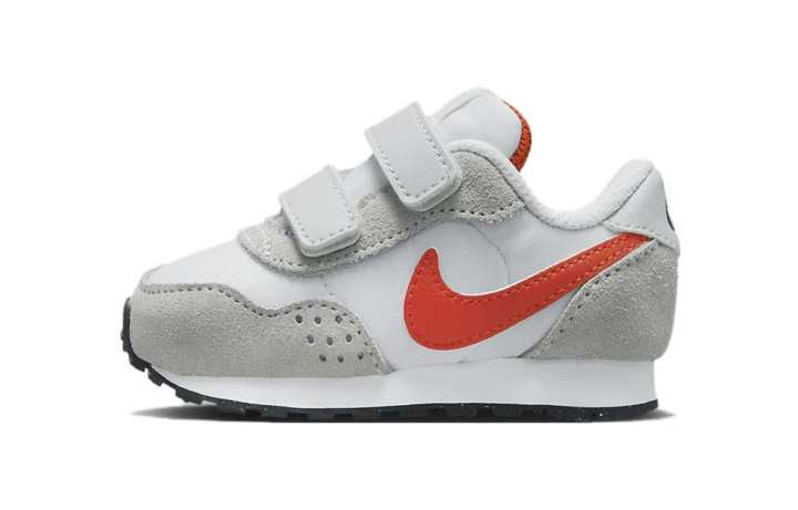 Nike Nike MD Valiant TD 'Pure Platinum Picante Red'