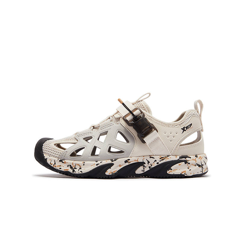 XTEP Slip Resistant And Breathable Low top Sandal White Sand Gray Kids'