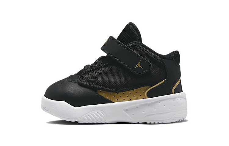 Jordan Jordan Max Aura 4 Low top Performance Basketball Shoes Black White Gold Infant And Toddler