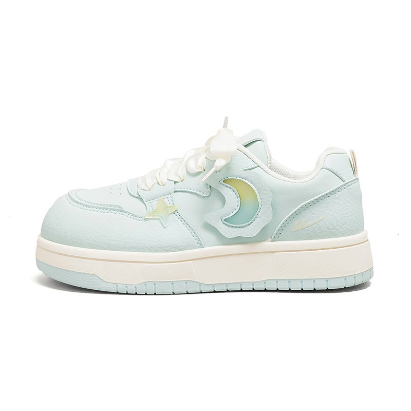 Warrior Height Increasing Abrasion Resistant Slip Resistant Low top Skateboard Shoes Women's Light Blue
