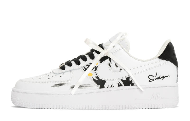 Nike Nike Air Force 1 White Chrysanthemum Leather Slip Resistant Low top Kids' Skateboarding Shoes Black White Teenagers