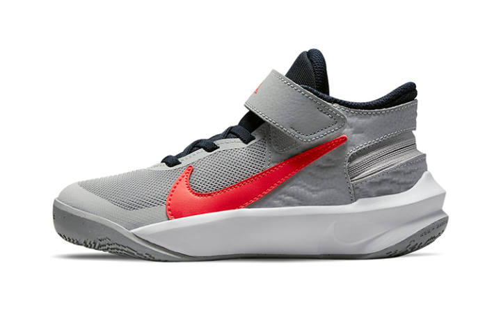 Nike Nike Team Hustle D 10 Flyease Mesh Mid top Basketball Shoes Gray Red Children Aged 3 7 Years Old