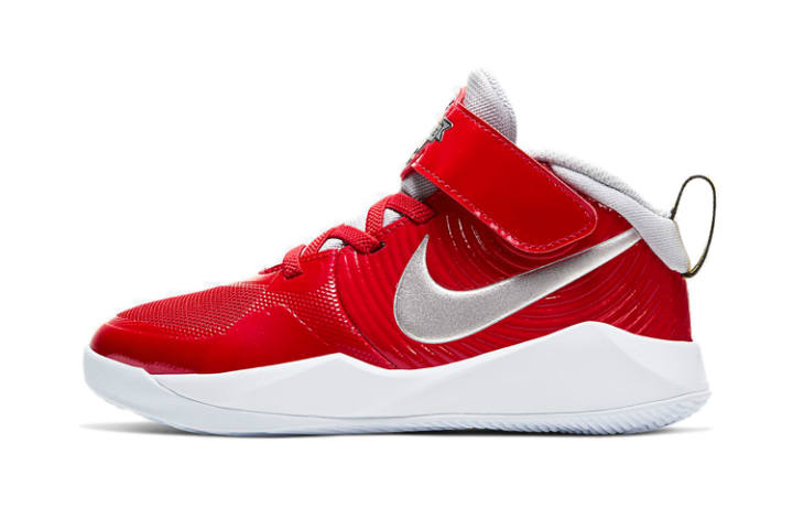 Nike Nike Team Hustle D 9 Mid top Children's Basketball Shoes Red Children Aged 3 7 Years Old