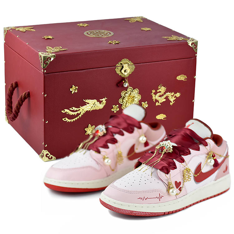 Jordan Jordan Air Jordan 1 Slip Resistant Cushioning Low top Children's Basketball Shoes Pink Teenagers