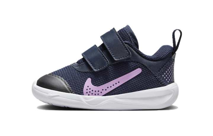 Nike Nike Omni Multi-Court TD 'Obsidian Rush Fuchsia'