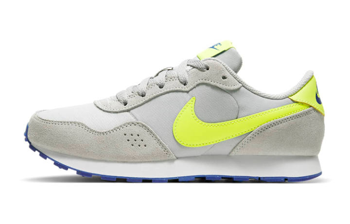 Nike Nike MD Valiant GS 'White Barely Volt'